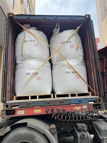 Carga de contenedores de material PBT